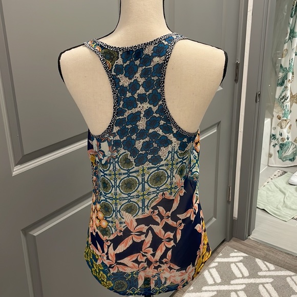 Lily White Gorgeous tank size XS - Picture 2 of 3